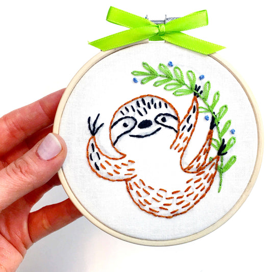 Sloth 4" embroidery kit
