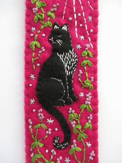 Black Cat Bookmark Felt Craft Kit | Beginner Kit for Adults