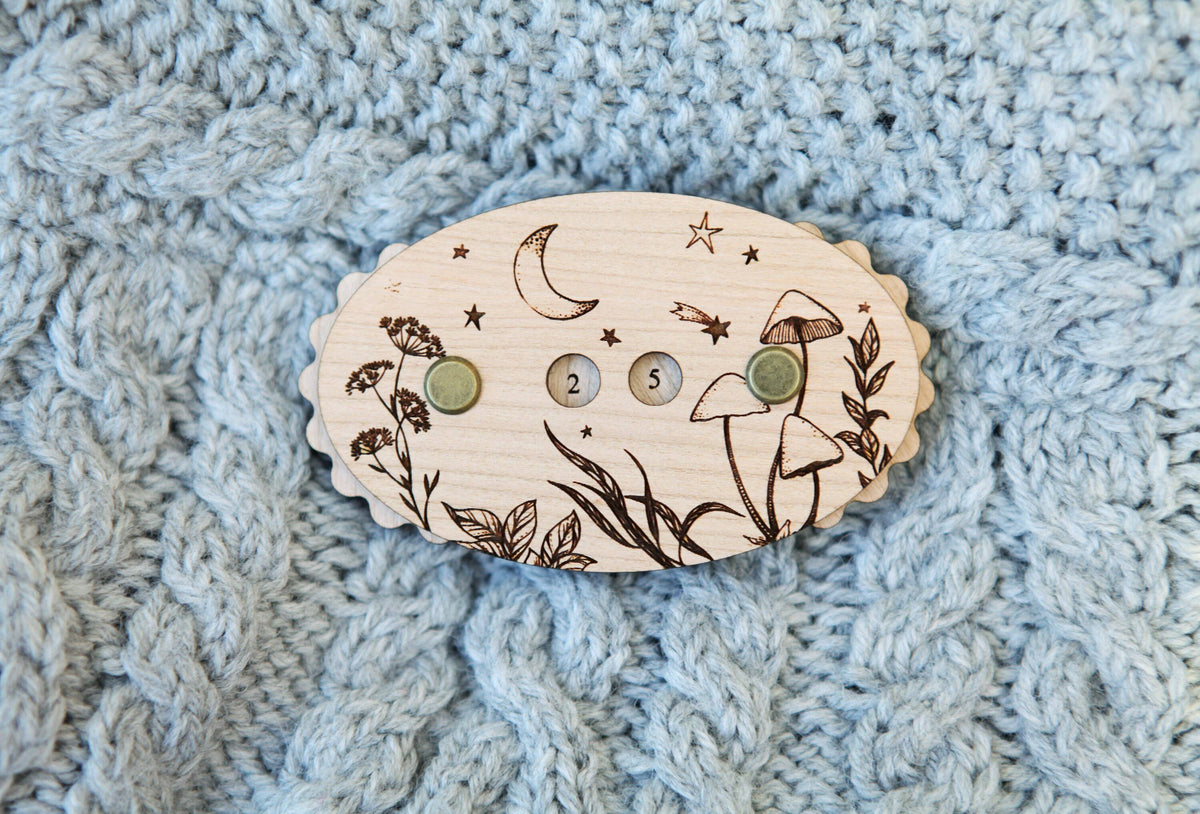 Wooden Star & Moon Knitting Row Counter: Cherry