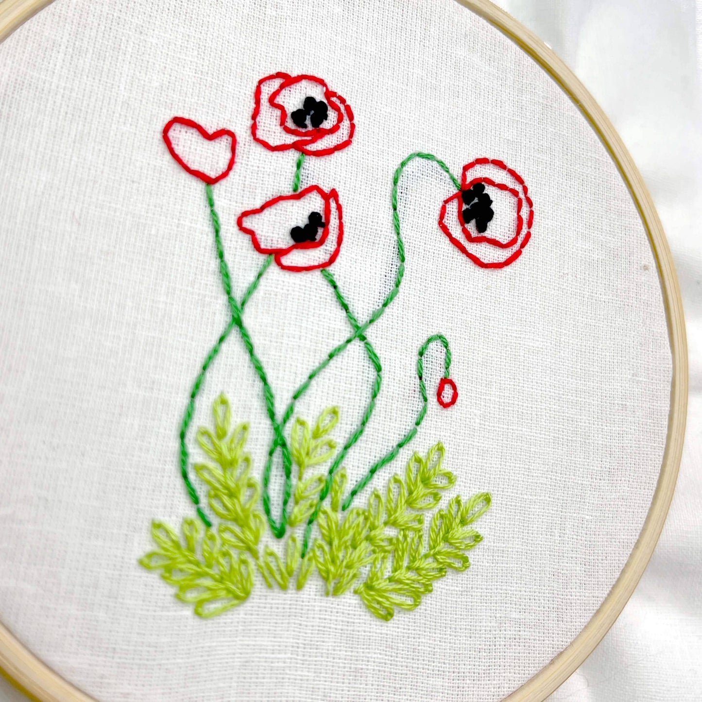 Poppy 4" embroidery kit