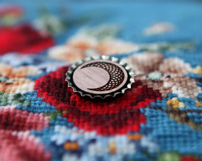 Sun and Moon Wood Magnetic Needle Minder for Needle Arts