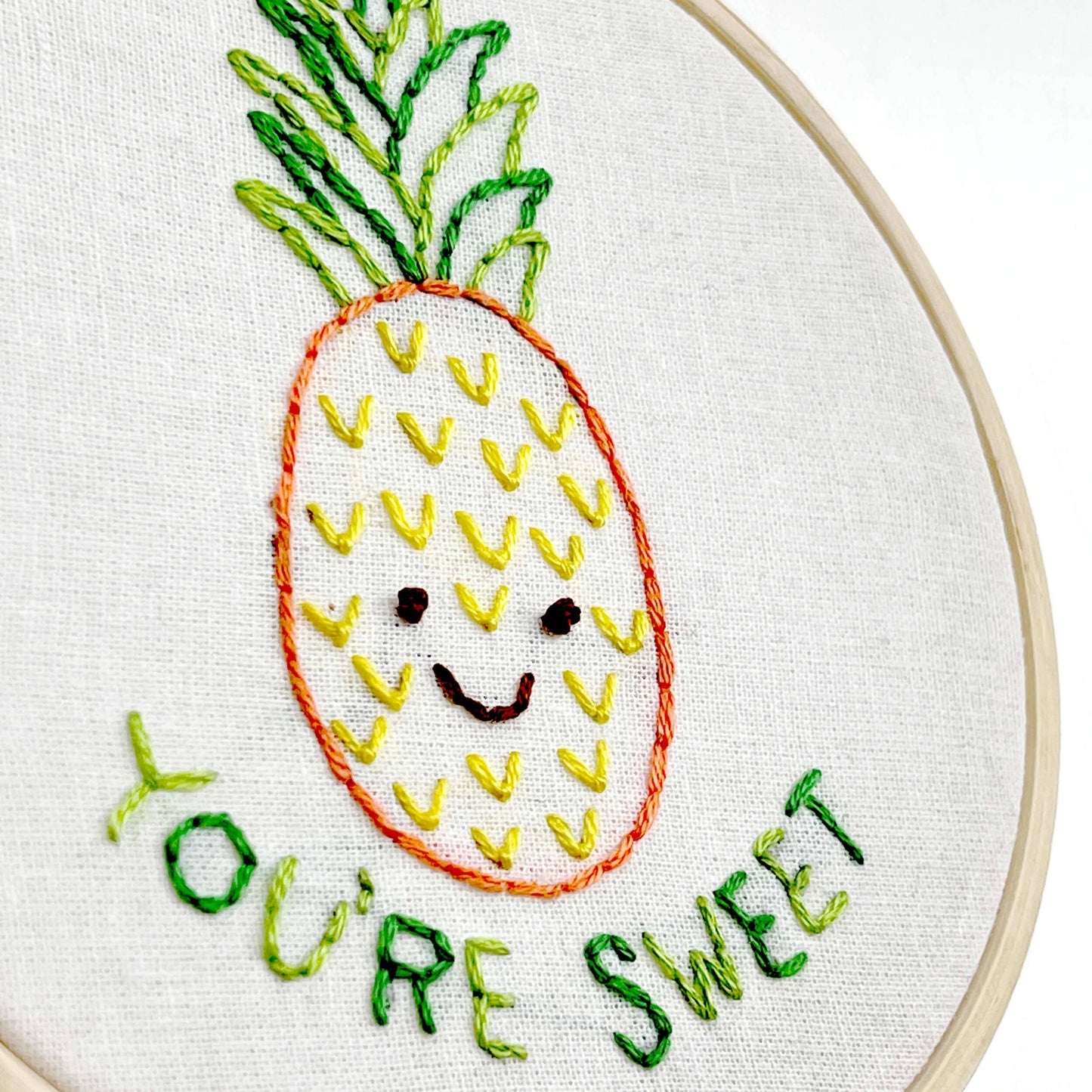 Pineapple 4-inch embroidery kit