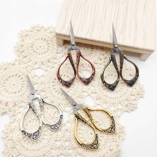 Vines Pattern Vintage Style scissor