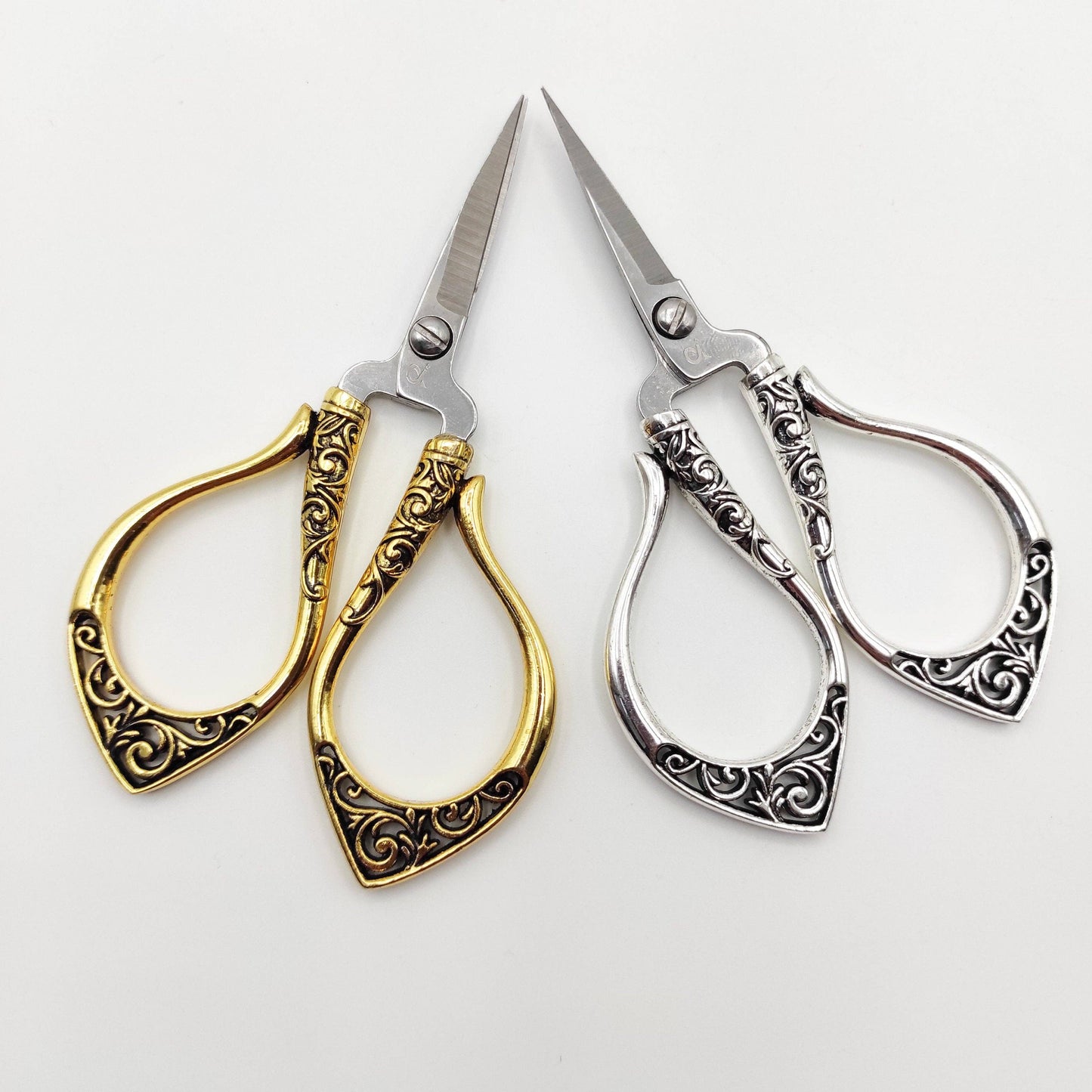 Vines Pattern Vintage Style scissor