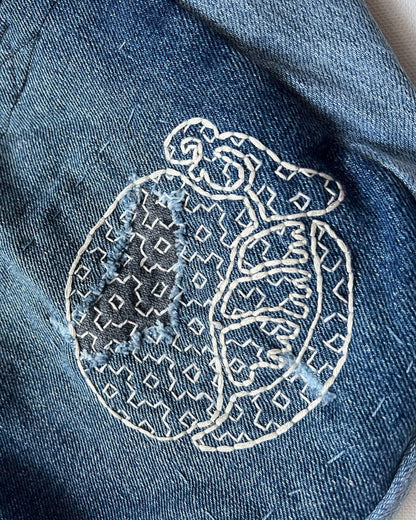 Sashiko Armadillo - Visible Mending Stick and Stitch Pattern
