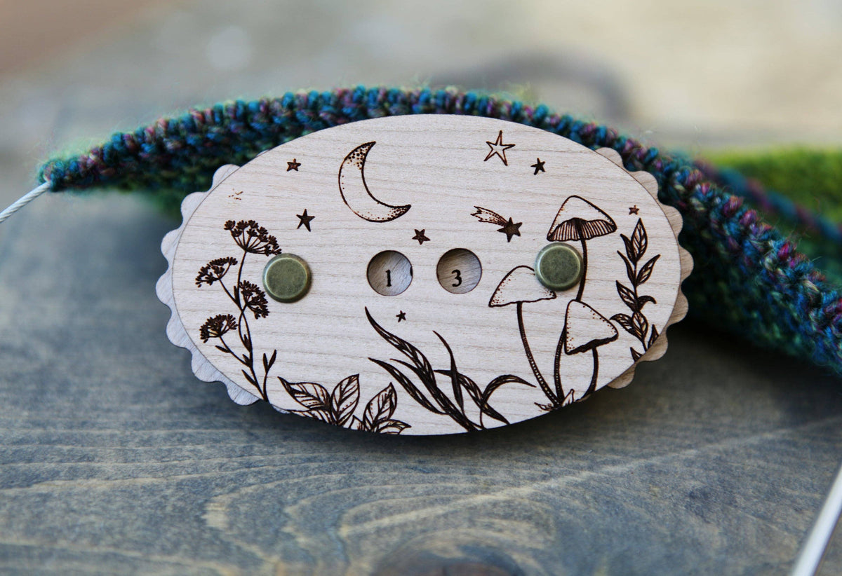 Wooden Star & Moon Knitting Row Counter: Cherry