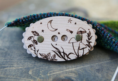 Wooden Star & Moon Knitting Row Counter: Cherry