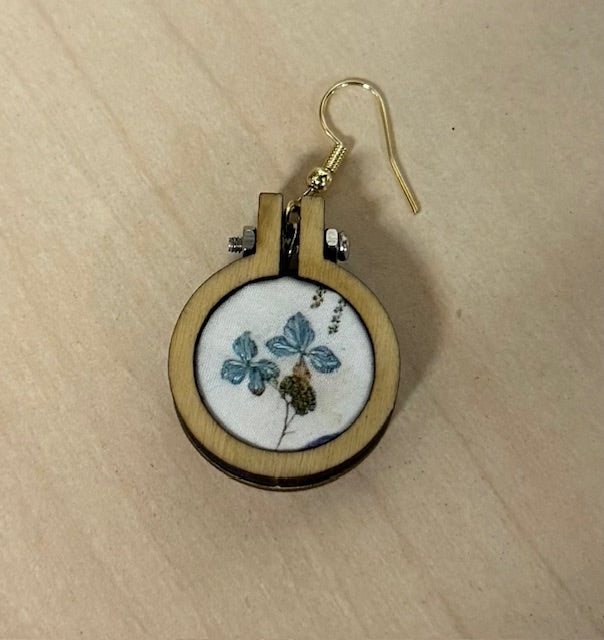Mini Embroidery Jewelry Class