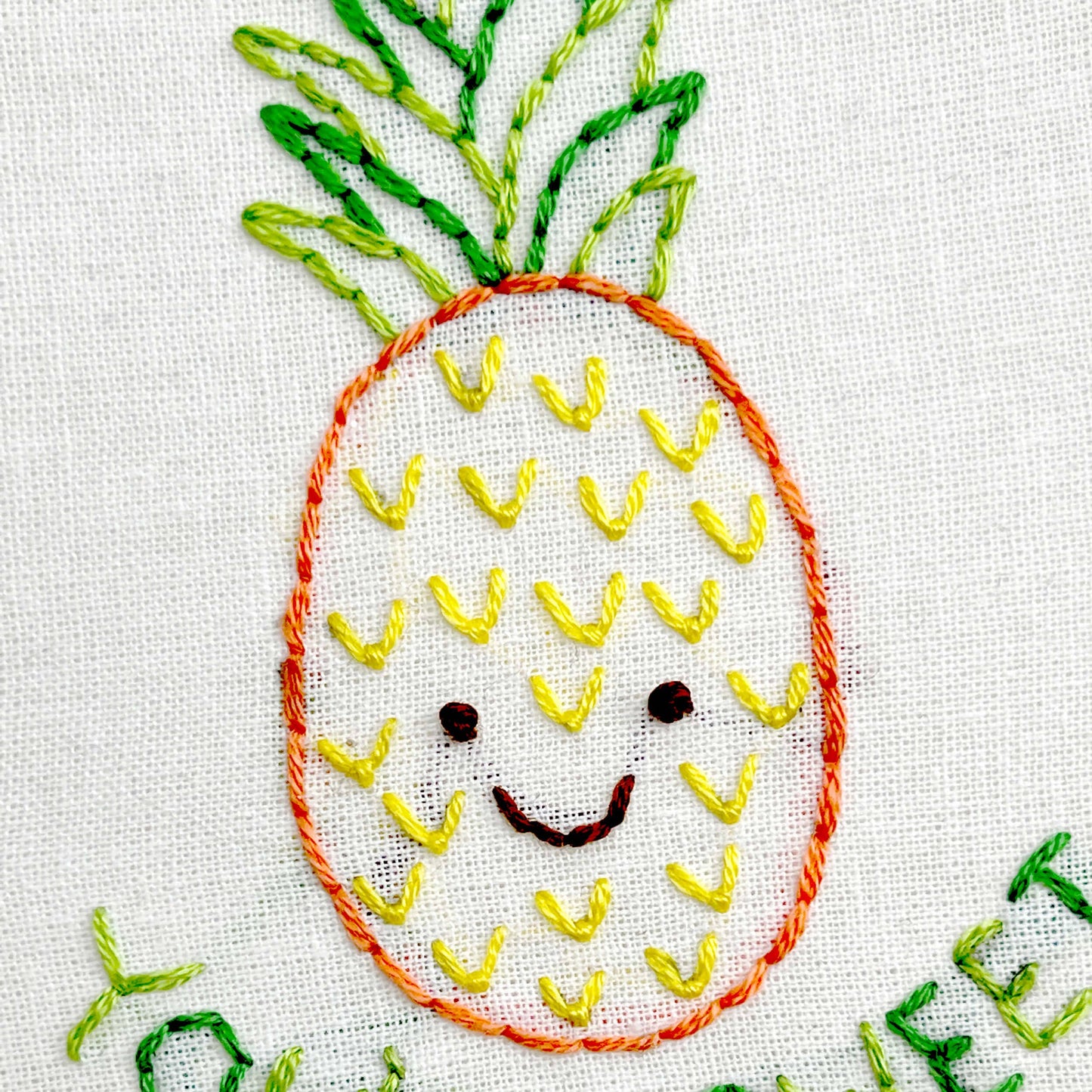 Pineapple 4-inch embroidery kit