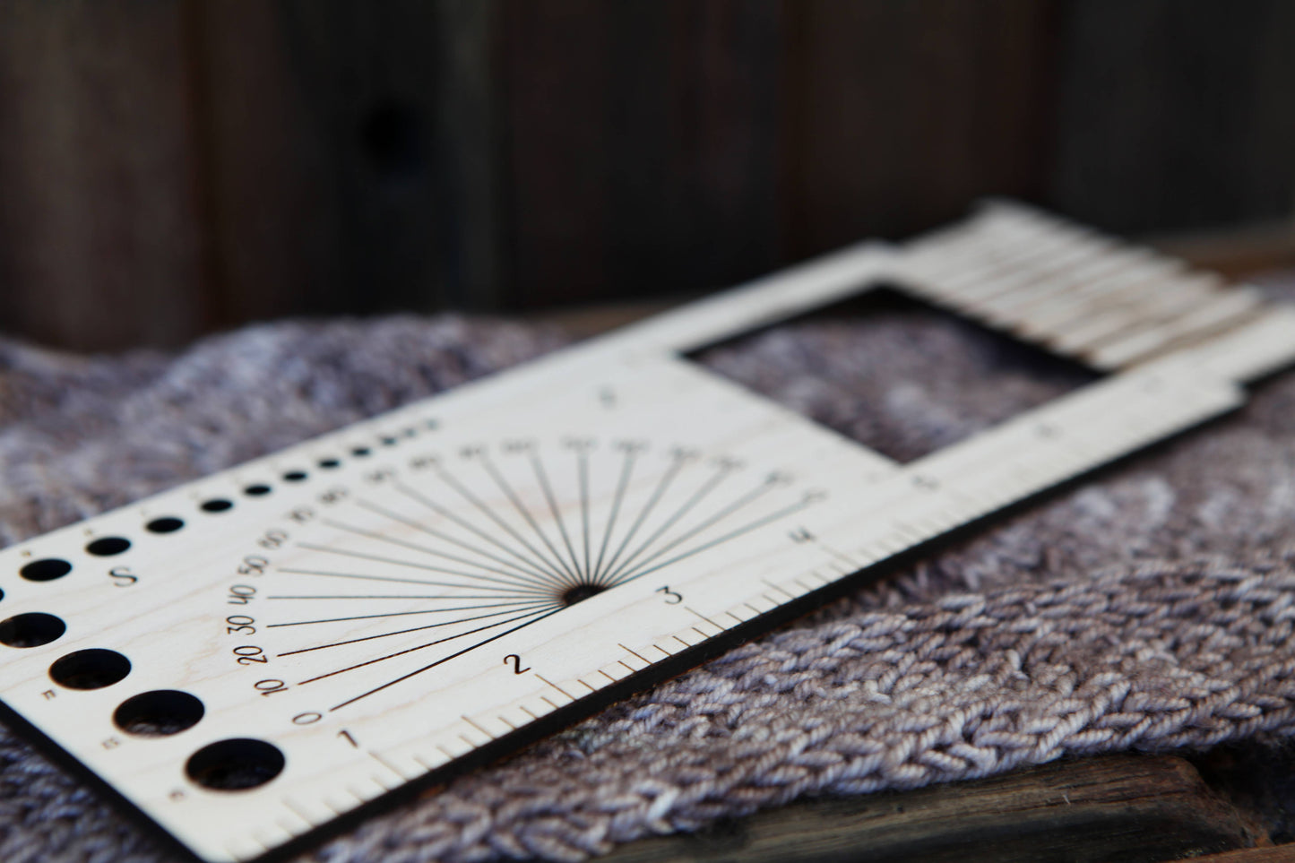 Luna 2" Gauge Swatch, Ruler, Needle, Twist Angle, Yarn Gauge