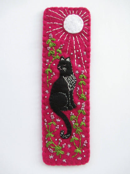 Black Cat Bookmark Felt Craft Kit | Beginner Kit for Adults