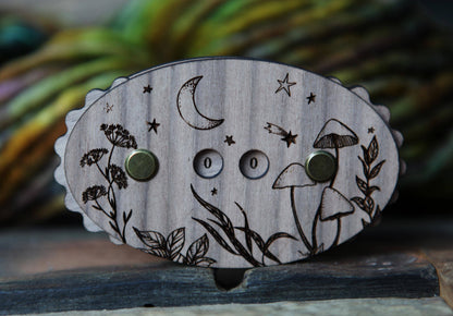 Wooden Star & Moon Knitting Row Counter: Cherry