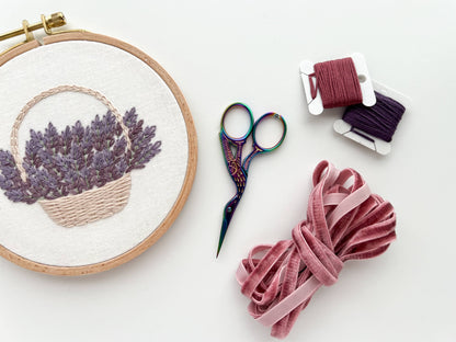 Embroidery Gradient stork scissors