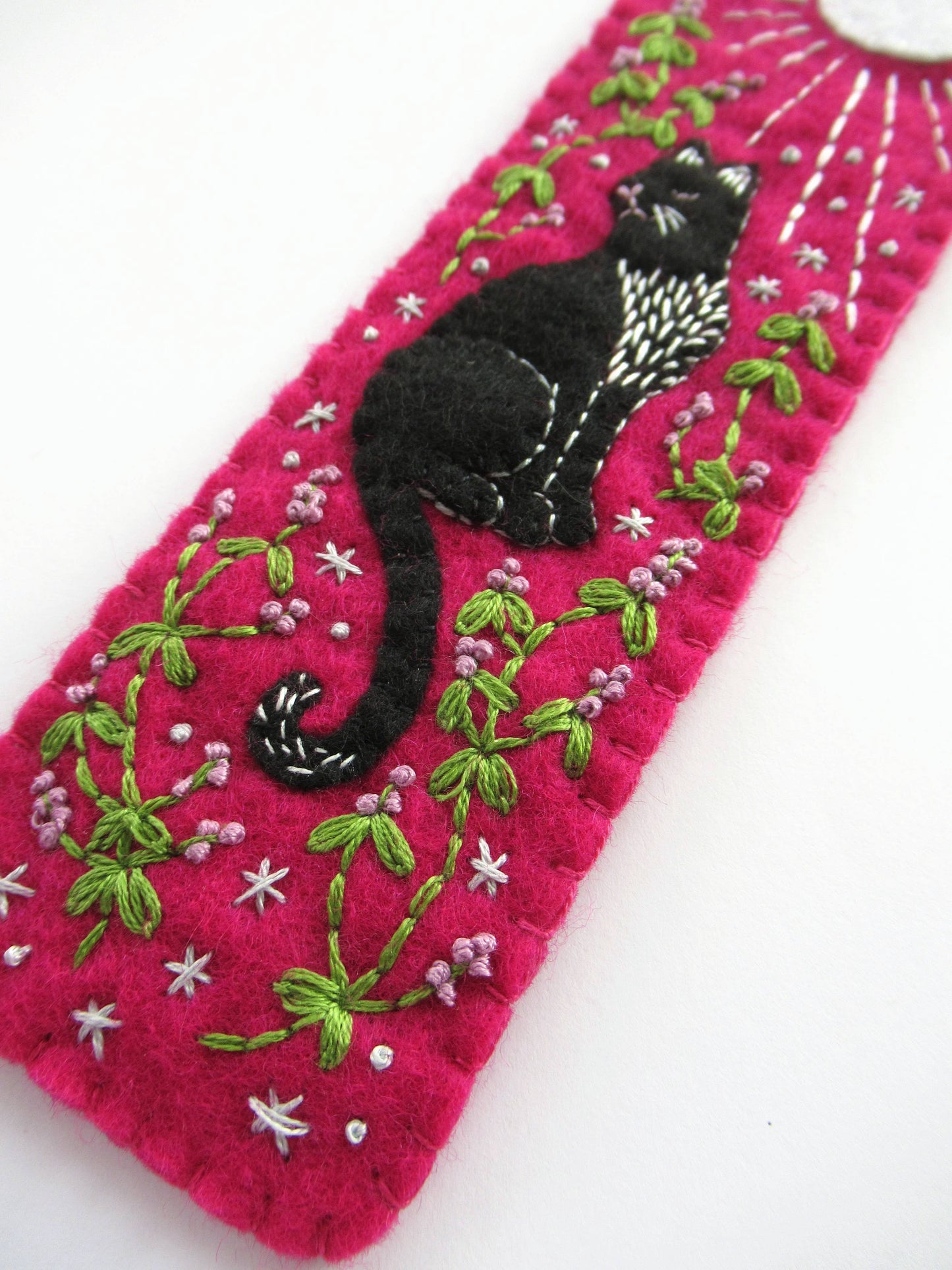 Black Cat Bookmark Felt Craft Kit | Beginner Kit for Adults